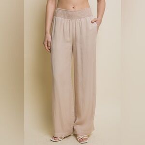 NWOT Tencel high Rise Flowy Pants in Beige